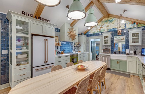 Franklin Cabaña | Completely Renovated Historical Cottage -- Walking distance to Downtown Franklin