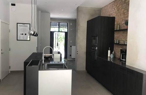 Bastad Complejo | Casa de vacaciones completamente renovada con un toque de lujo.