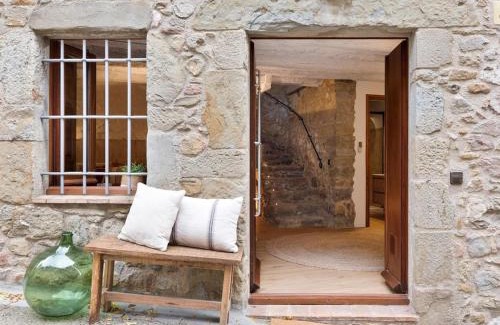 Jafre Casa | Completely renovated stone house in Costa Brava