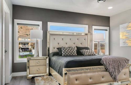 Quincy Casa | Completely Renovated Townhome in Sunserra at Crescent Bar