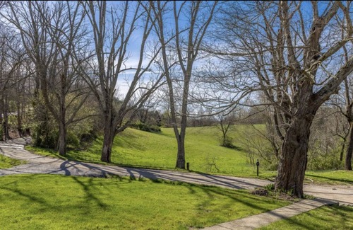 Winchester Casa | Completely Renovated Farmhouse on 75 Acres