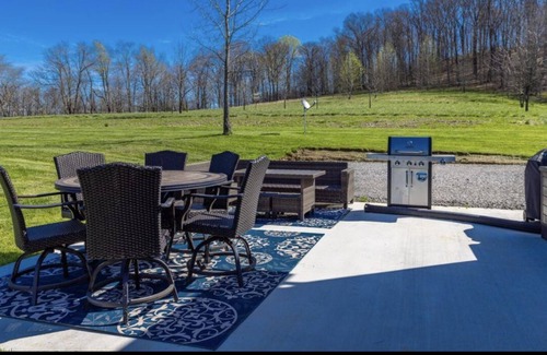 Winchester Casa | Completely Renovated Farmhouse on 75 Acres