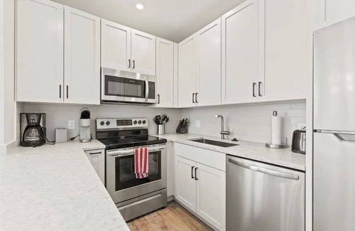 Stratton Mountain Condominio | Completely updated 2BD/2BR. Walk to Lift & Village. Heated Pool. Gorgeous Views.