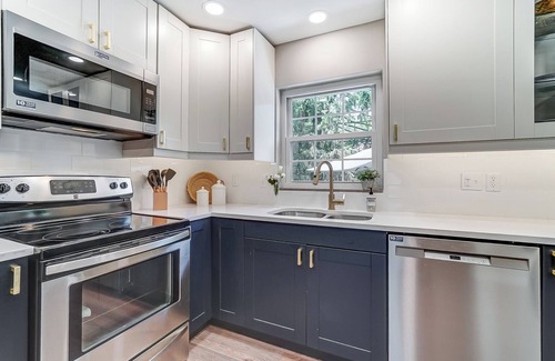 Kettering Casa | Completely updated home! -Close to hospitals, UD, Wright Patt Air Force Base.