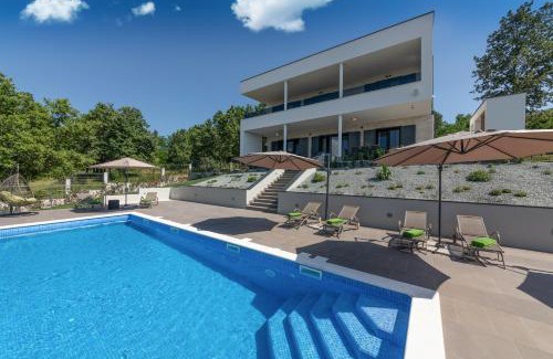 Sveta Nedelja Villa | Complex Alca