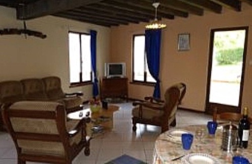 Saint-Juire-Champgillon Casa | Complejo de 3 casas rurales con piscina compartida y amplios jardines.
