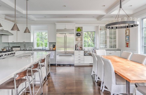 Sagaponack Casa | Complex located in Sagaponack, walking distance to Wolffer Estate with...