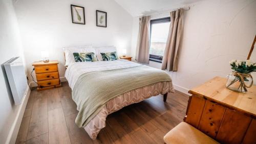 Widemouth Bay Casa | Complex of Cottages nr Bude Sleeps 36