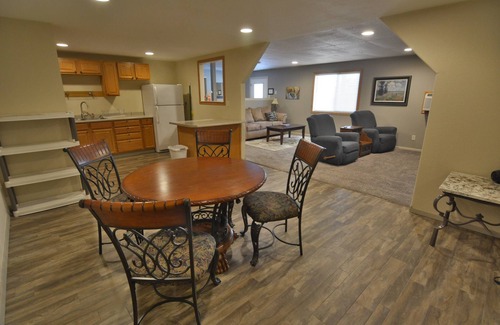 Rapid City Casa | Complimentary bicycles, fire pit, WIFI and home for wildlife!