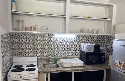 Ocho Rios Complejo | Complimentary Wine At Fishermans Point Resort