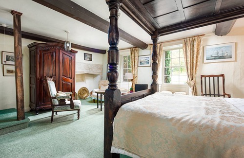 Cross Casa | Compton House