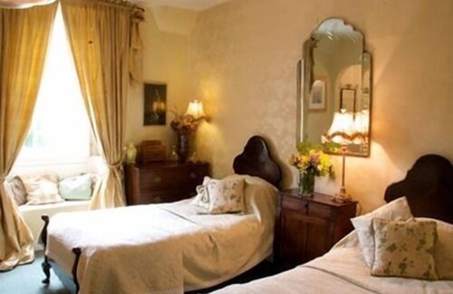 Cross Casa | Compton House
