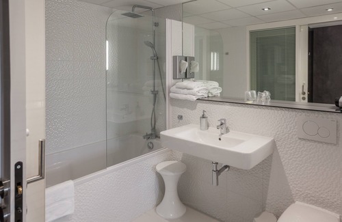 Gradignan Hotel | Comté d'Ornon - Logis Hôtel & Spa