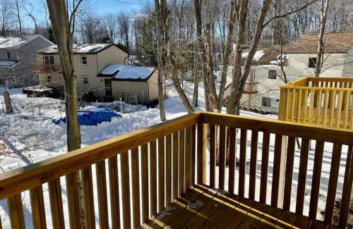 Tobyhanna Casa | Comtemporary, Confortable, Well Appointed Home.