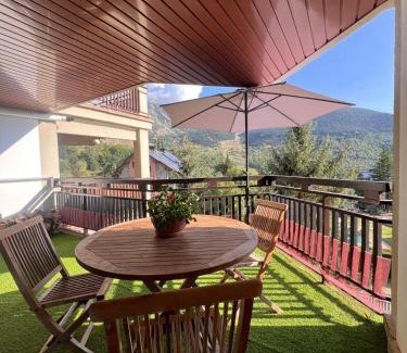 Cerler Apartamento | Con terraza y vistas a la montaña