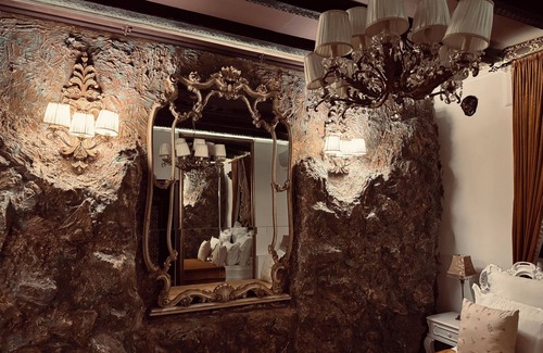 Bucharest City-Centre Hotel | Conacul Coroanei Luxury Boutique Hotel