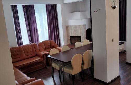 Eselnita Casa | Conacul de la Dunăre, Eșelnița