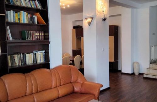 Eselnita Casa | Conacul de la Dunăre, Eșelnița