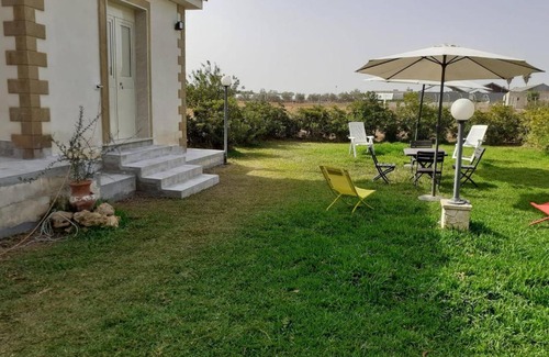 Pachino Apartamento | Conca air-conditioned two-room apartment - Wi-fi in the villa in complete relaxa