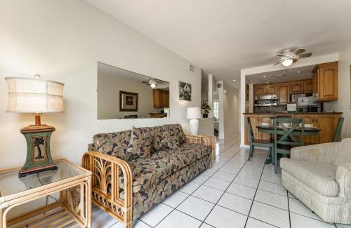 Truman Annex Casa | Conch Adventure by AvantStay Great Location w Patio Outdoor Dining and Shared Pool Week Long Stays