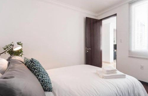 Hipódromo Apartamento | Condesa Residence Campeche 3 Charm 2BR 1BA Apartment with Expansive Living Space