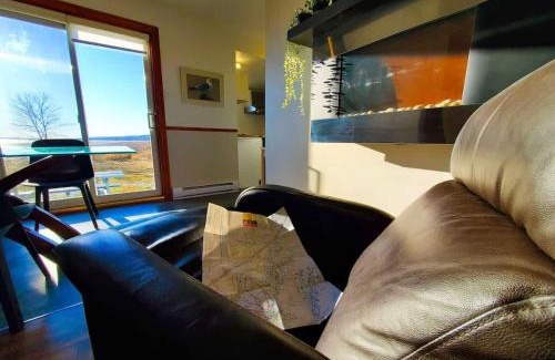 Ste Anne de Beaupre Apartamento | Condo 2 - Bord de l'eau SPA Barbecue & Foyer