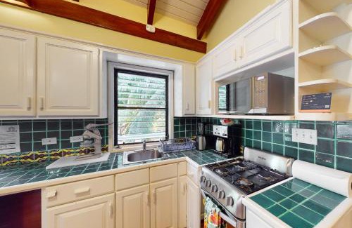 Placentia Apartamento | Condo #27 @ Beachside Villas