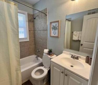 Charlotte Apartamento | Condo 5 min Uptown I Fast Wi-Fi & Private Patio