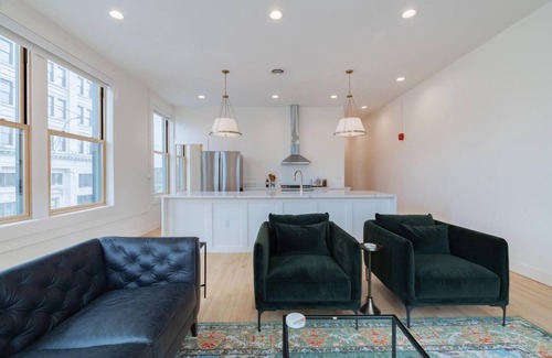 Van Buren Condominio | Condo A Gallery Suite - Downtown Marion