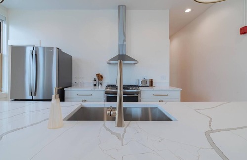 Van Buren Condominio | Condo A Gallery Suite - Downtown Marion