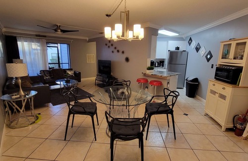 Ventura Condominio | Condominio cerca de Disney,3 picinas,WIFI, estacionamiento gratuito !