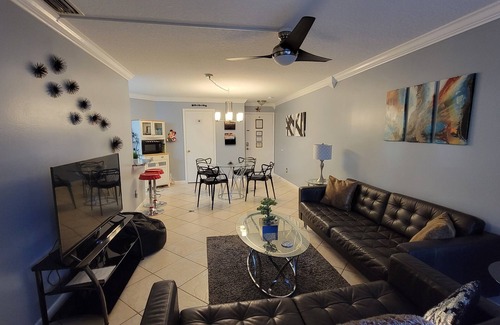 Ventura Condominio | Condominio cerca de Disney,3 picinas,WIFI, estacionamiento gratuito !
