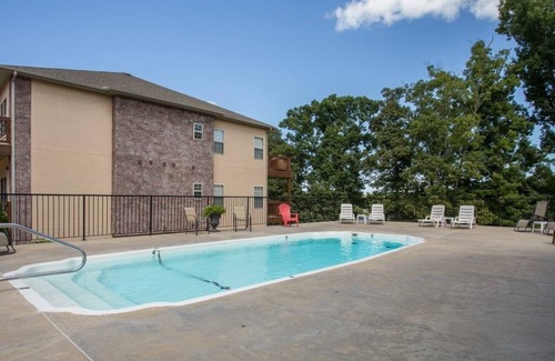 Hollister Condominio | Condo B-3 3 Bedroom Condo by Redawning