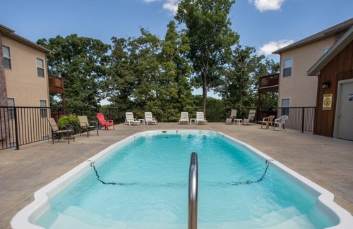 Hollister Condominio | Condo B-3 3 Bedroom Condo by Redawning
