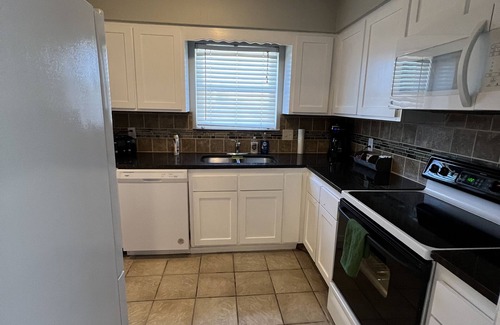 Iowa Park Condominio | Condo by Kataluma Nighlty Rentals!