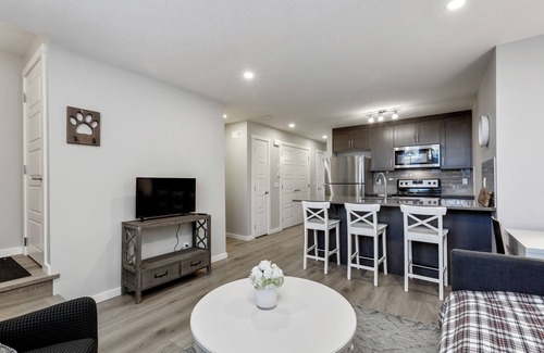 Seton Condominio | Condo by South Health Campus