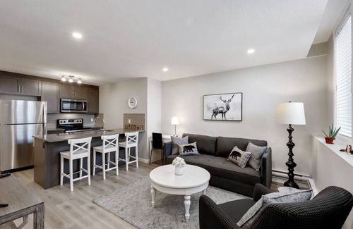 Seton Condominio | Condo by South Health Campus