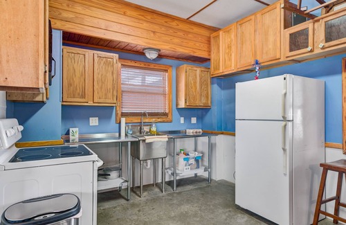 Cypremort Point Condominio | Condo By The BAYVIEW !
