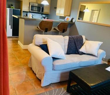 Mont-Tremblant Village Apartamento | Condo entier, fully equiped pool and Spa only in summer