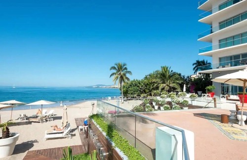 Puerto Vallarta Hotel | CONDO ICO BY TRVL2HM