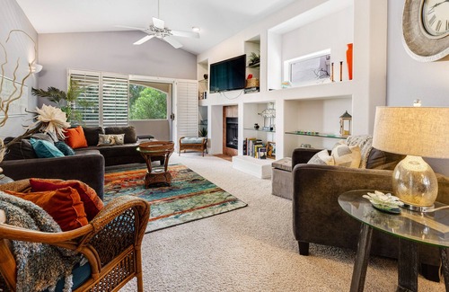 McCormick Ranch Condominio | Condo in a gated community with balcony, pool, hot tub, gym - near Talking Stick
