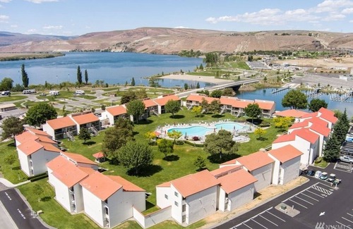Quincy Condominio | Condo in Crescent Bar Resort—20 minutes from the Gorge amphitheater.