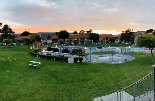 Quincy Condominio | Condo in Crescent Bar Resort—20 minutes from the Gorge amphitheater.