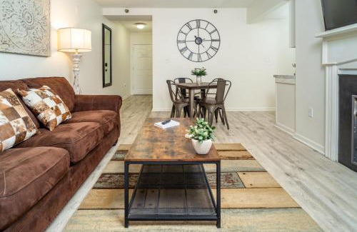 Gatlinburg Apartamento | Condo in Gatlinburg very peaceful - 10 min Walk to Main Strip