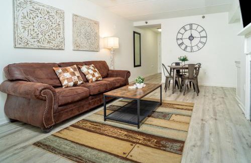Gatlinburg Apartamento | Condo in Gatlinburg very peaceful - 10 min Walk to Main Strip