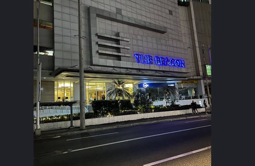 Bangkal Condominio | Condo in Makati studio type fast wifi netflix