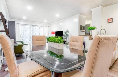 Grand Lake Apartamento | Condo in Most sought after neighborhoods