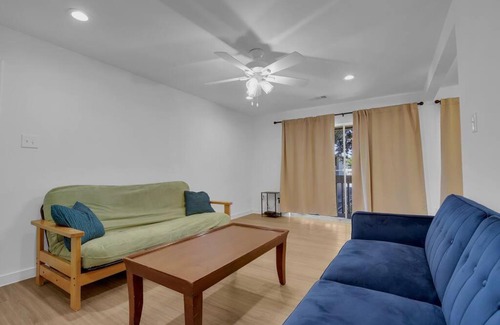 Riverside Apartamento | Condo near downtown Austin!