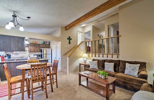 Ruidoso Condominio | ¡NUEVO! Sierra Blanca Mtn Range Haven en campo de golf