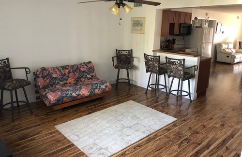 Homosassa Condominio | Condominio en el río Homosassa con tobogán cubierto.